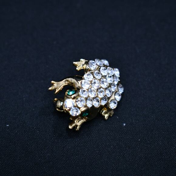 Vintage Frog Rhinestone Small Brooch, Green Rhinestone Eyes, Gold Tone, 1960s - Picture 2 of 10